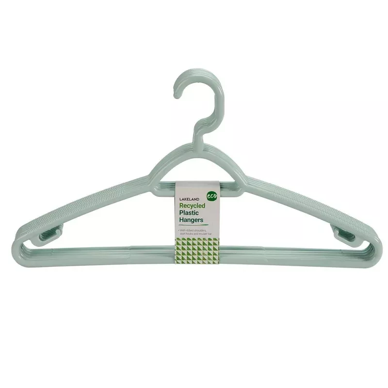 6-recycled-plastic-clothes-hangers 6 Recycled Plastic Clothes Hangers