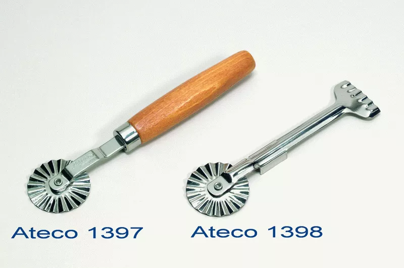 ateco-pastry-cutter-with-flutedwheel-1397 Ateco Pastry Cutter with FlutedWheel(1397)