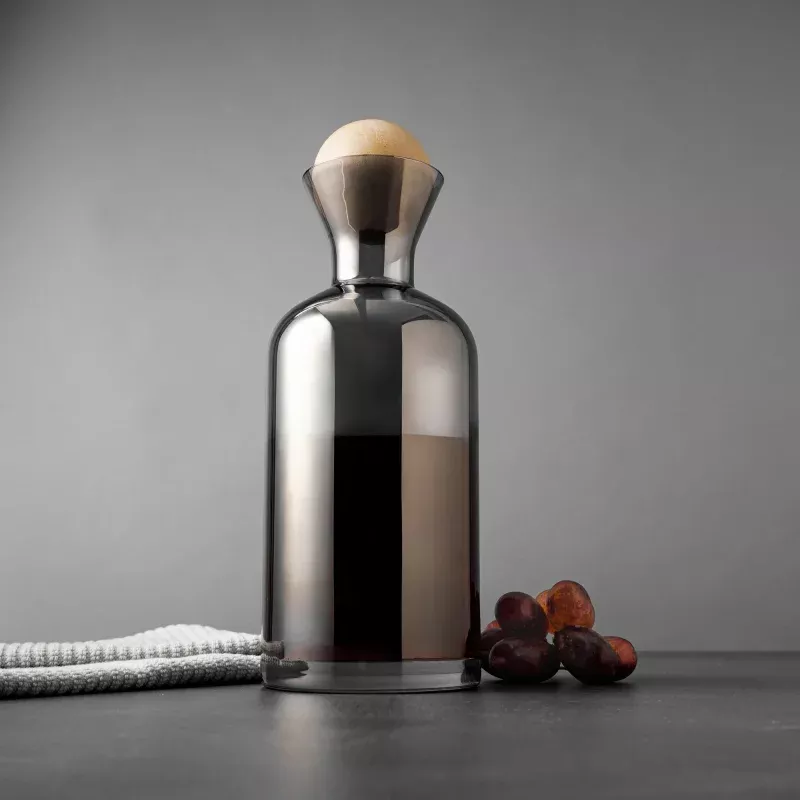 carafe-with-rubber-wood-stopper Carafe with Rubber Wood Stopper