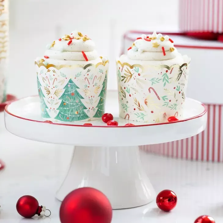 gold-foil-candy-cane-tree-baking-food-cups Gold Foil Candy Cane Tree Baking and Food Cups