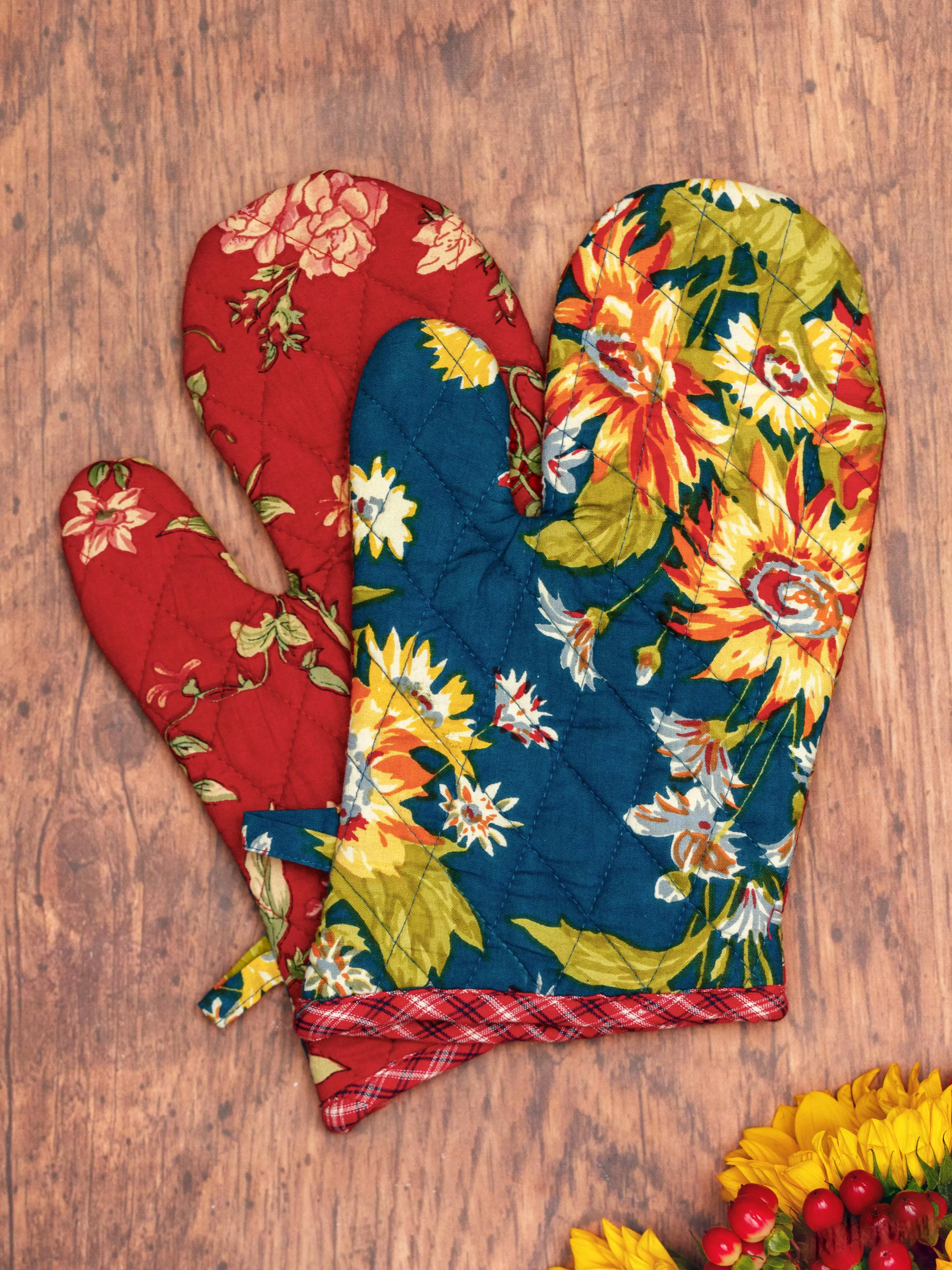 happy-harvest-patchwork-oven-mitt-set-2-multi Happy Harvest Patchwork Oven Mitt Set of 2 - Multi