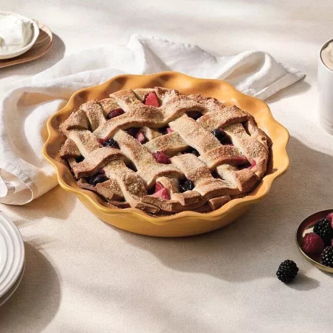 Le Creuset Heritage Pie Dish: Nectar