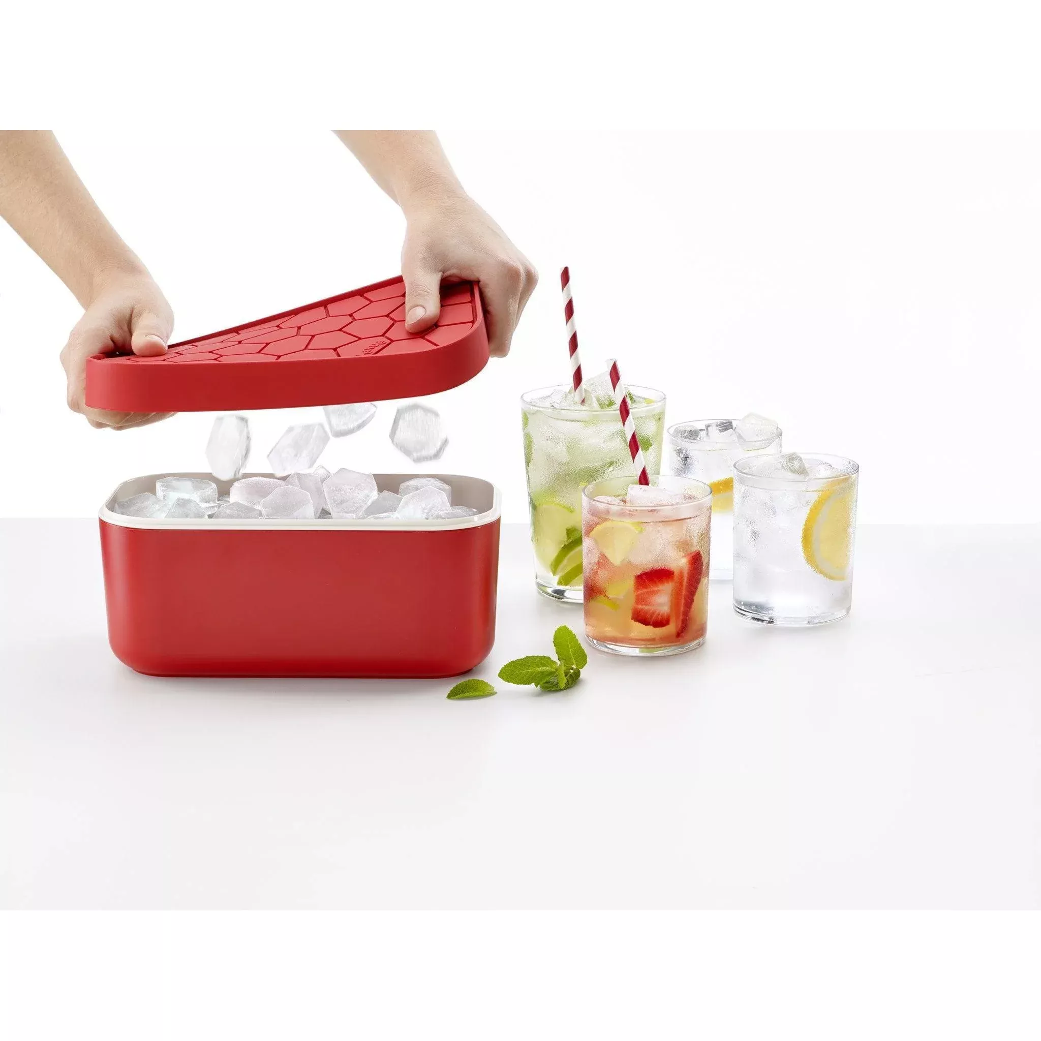 lekue-ice-box-with-reversible-lid-red Lekue Ice Box with Reversible Lid: Red
