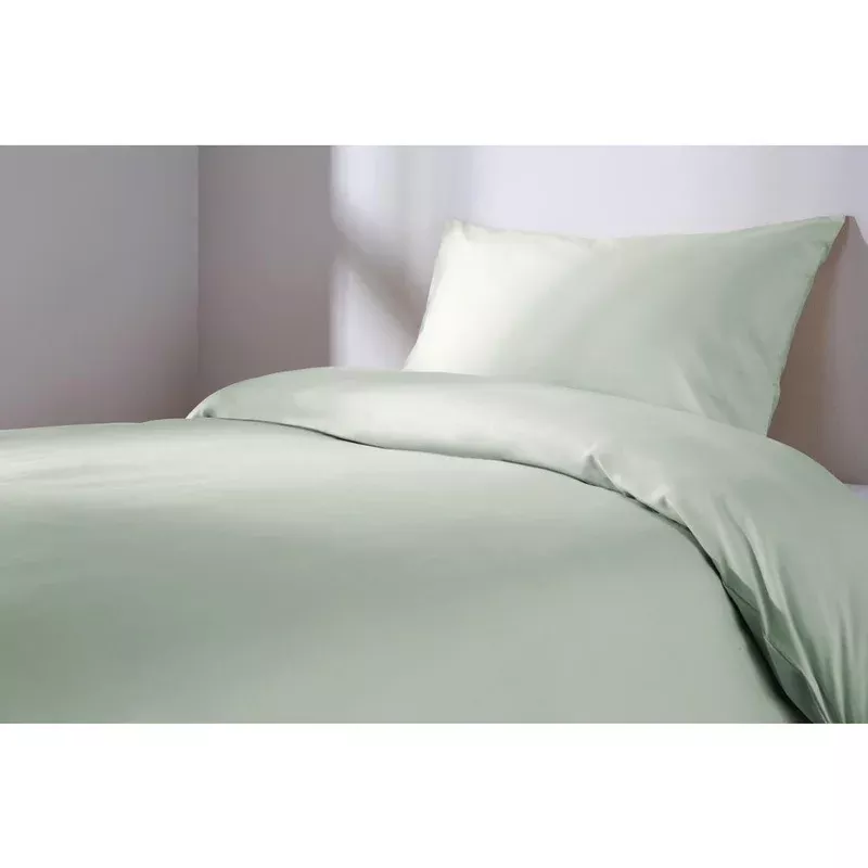mitre-essentials-spectrum-kick-pleat-valance-green-single-gu255 Mitre Essentials Spectrum Kick Pleat Valance Green Single – GU255