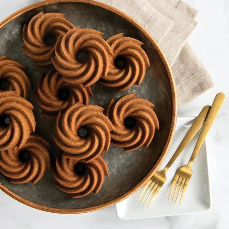 nordic-ware-heritage-bundtlette-pan Nordic Ware Heritage Bundtlette Pan