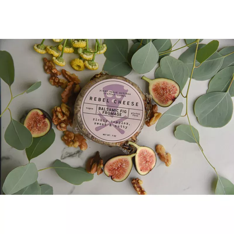 Rebel Cheese | Balsamic Fig & Walnut Fromage Plant Based – 7 oz: Small