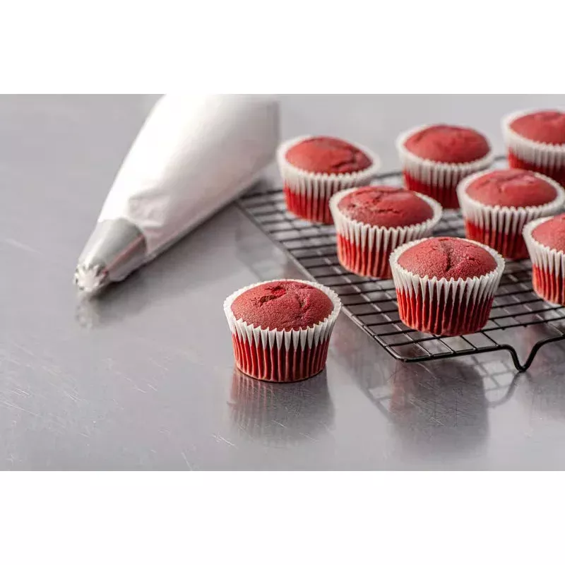 red-velvet-cupcake-08690 Red Velvet Cupcake (08690)