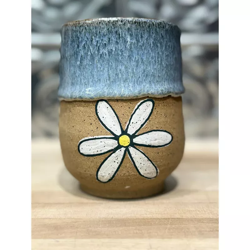 RISING FOREST MUG- DAISIES ON OCEAN GLAZE