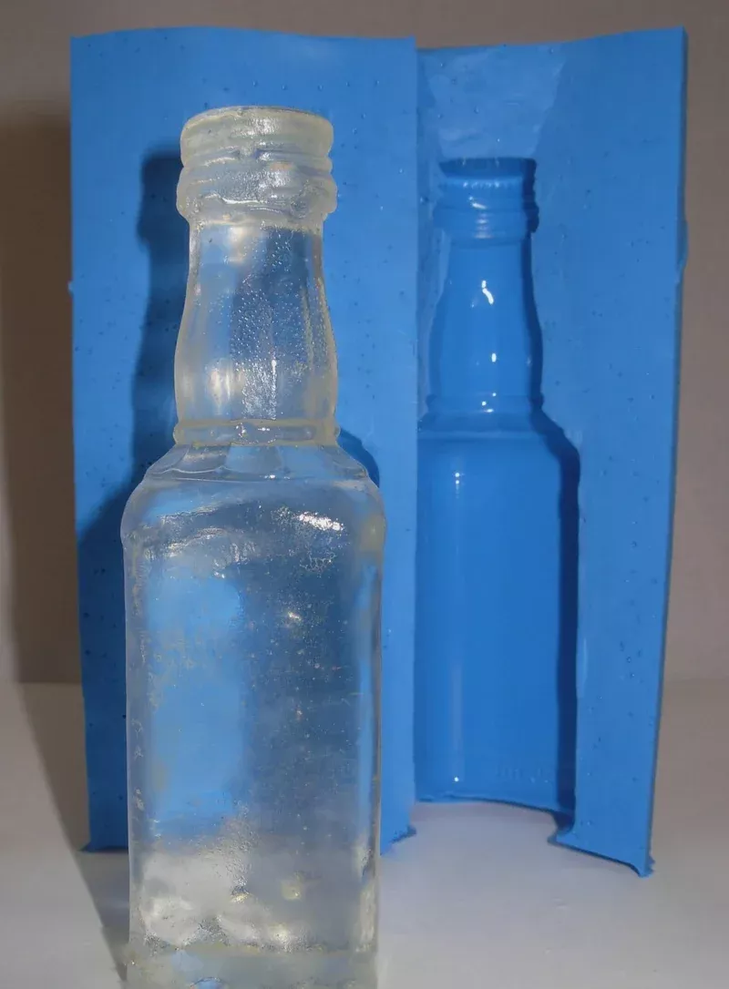 Simi Cakes, Mini Liquor Bottle Silicone Mold