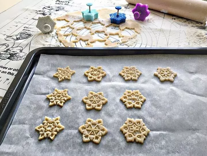 snowflake-pastry-cookie-stampers Snowflake Pastry & Cookie Stampers
