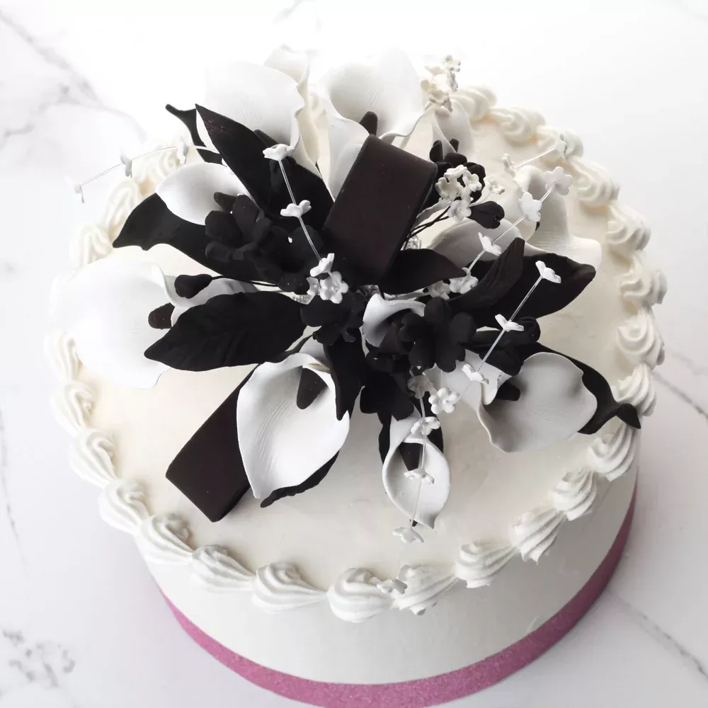 white-black-calla-lily-cake-topper White & Black Calla Lily Cake Topper